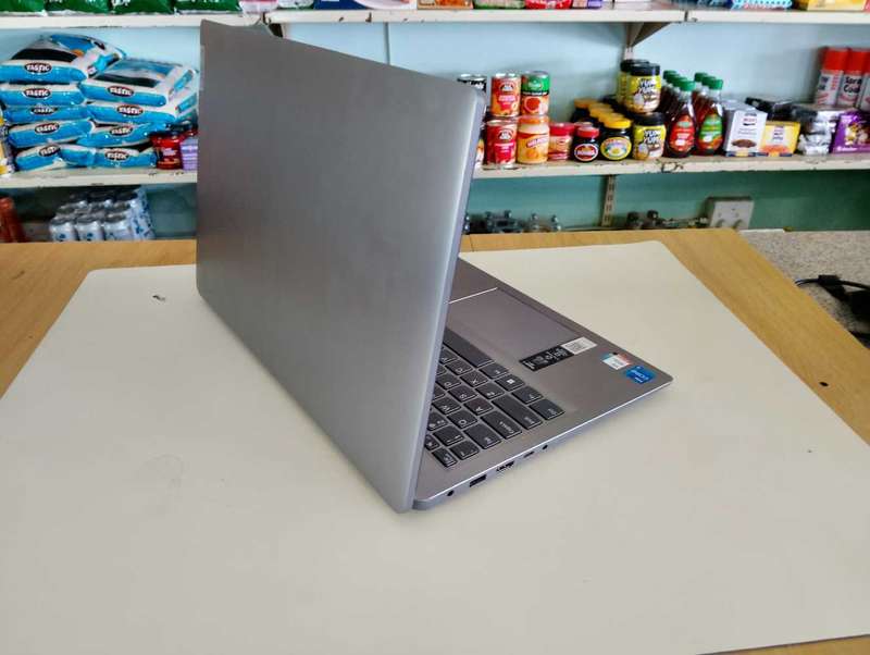 Lenovo IdeaPad 3 15inch Intel Core i5 1135G7**8GB DDR4 Ram**500GB NVME SSD and 1TB HDD