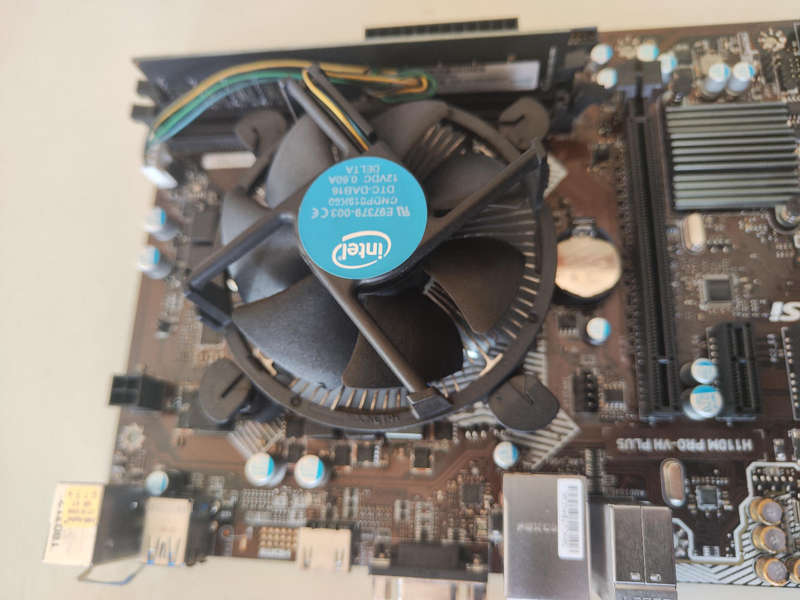 Intel Core i5 7500 Combo**MSI Pro series board**8GB DDR4 Ram**