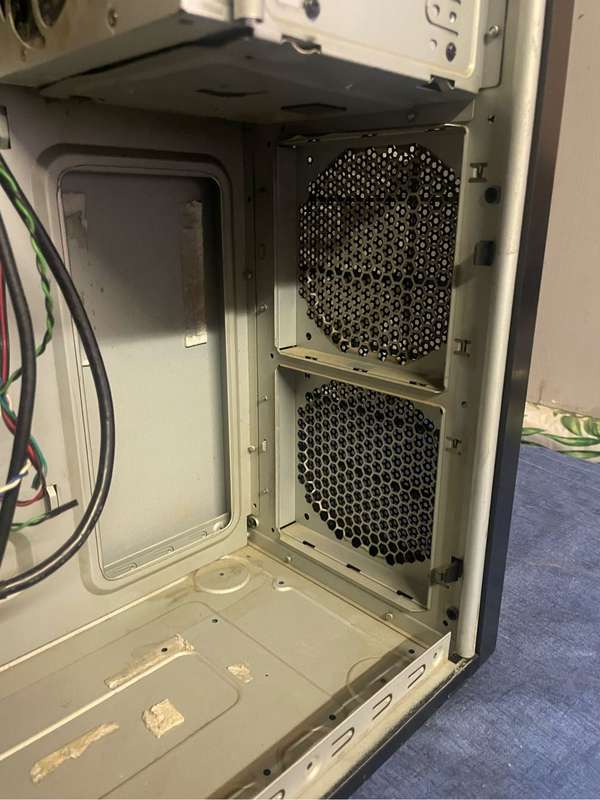 Antec 300 Gaming Case with 3 Slot HDD Caddy