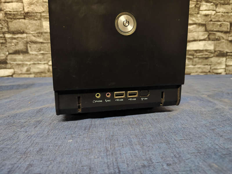 Gigabyte computer Case**M-ATX and ITX boards