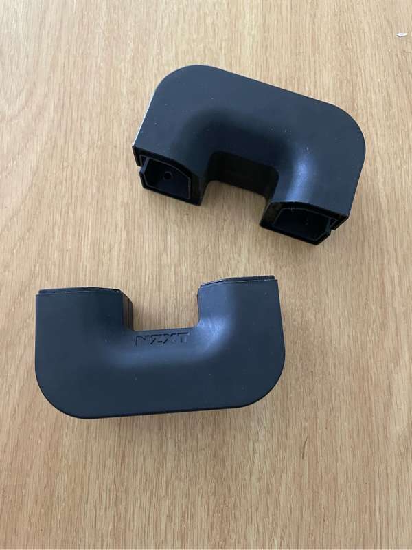 NZXT Puck Black**Cable Management and Headset Mount**
