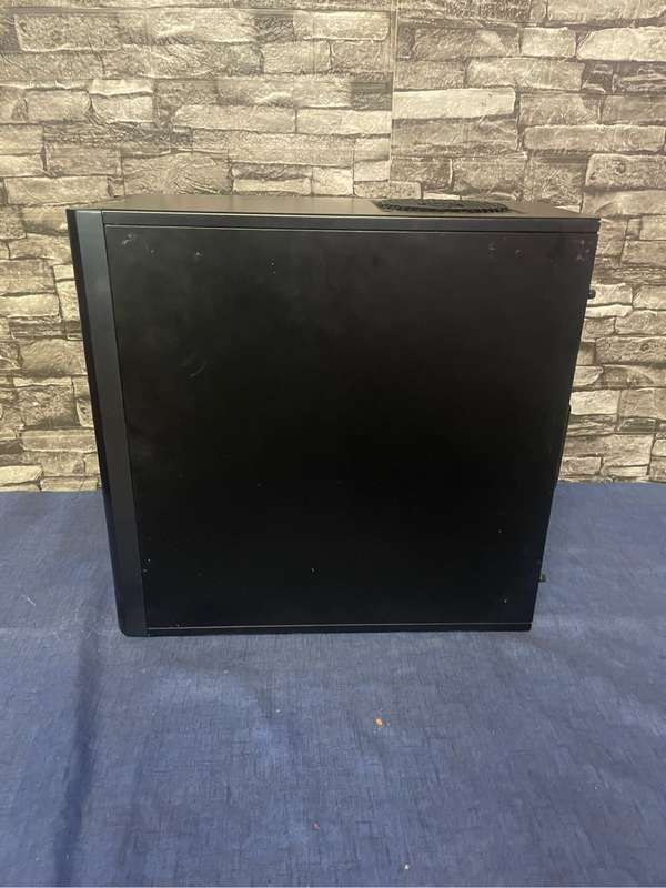 Antec 300 Gaming Case with 3 Slot HDD Caddy