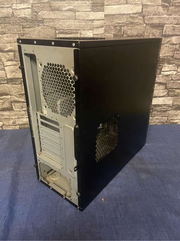 Antec 300 Gaming Case with 3 Slot HDD Caddy