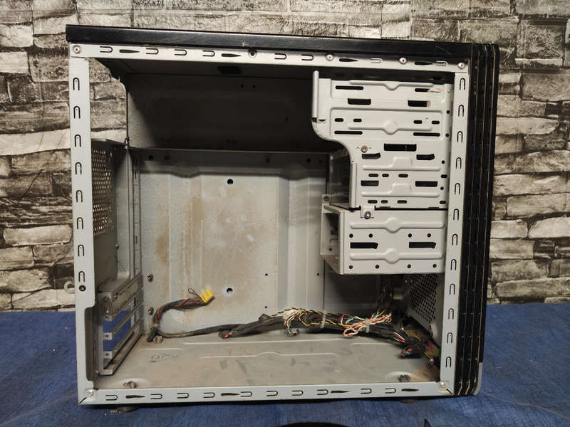 Gigabyte Chassis**fits MATX+ ITX boards**
