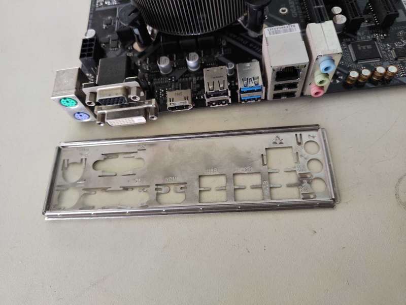 Intel Core i5 9600KF Motherboard Combo**8GB DDR4 Corsair Ram**