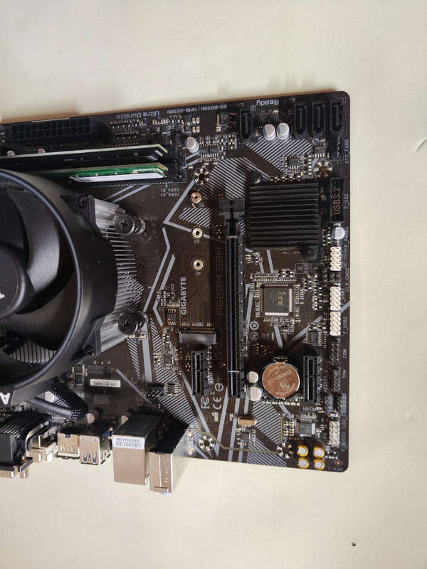 AMD Ryzen 7 Combo**16GB DDR4 Ram**Gigabyte A520M
