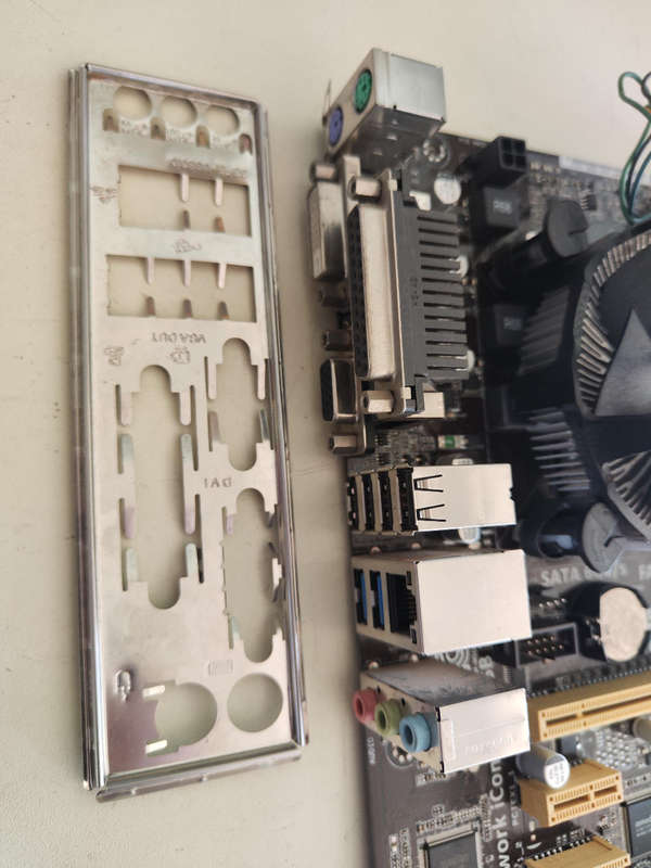 Intel Core i5 4460 Quad Core Combo**8GB Ram**Asus H81M  Motherboard