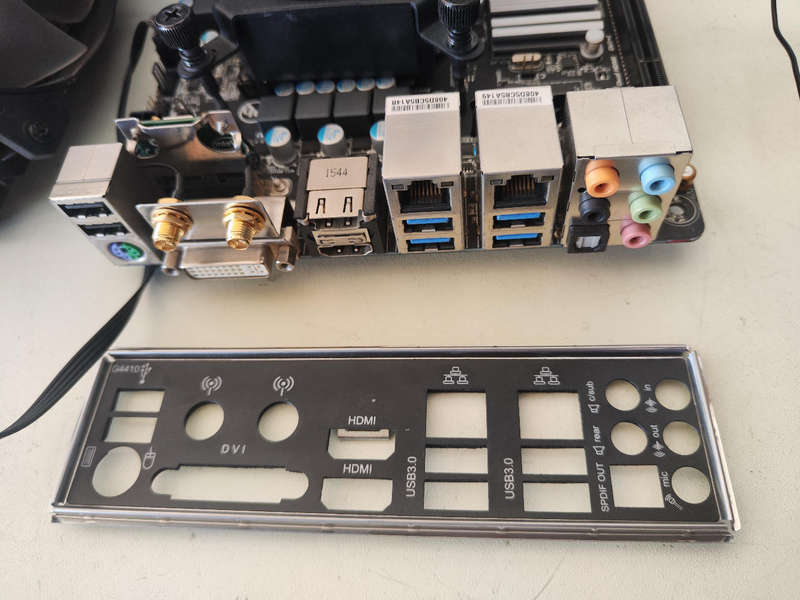 Amazing ITX Combo**Core i5 4690K**16GB Gaming ram**Water-cooling**Wifi Motherboard