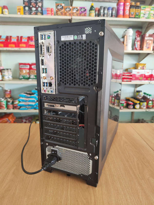 Ryzen 5 5600G PC**16GB Gaming Ram**Asus Wifi MB**700W PSU