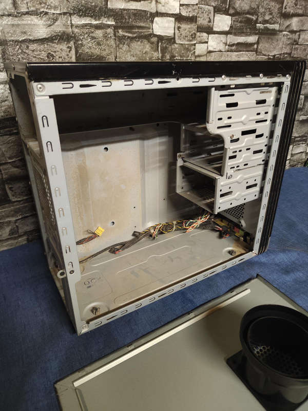 Gigabyte Chassis**fits MATX+ ITX boards**