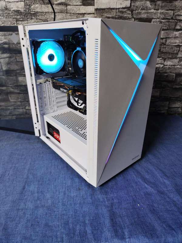 Ryzen 7 Gaming PC**GTX1660 Super**16GB Ram**500GB SSD**