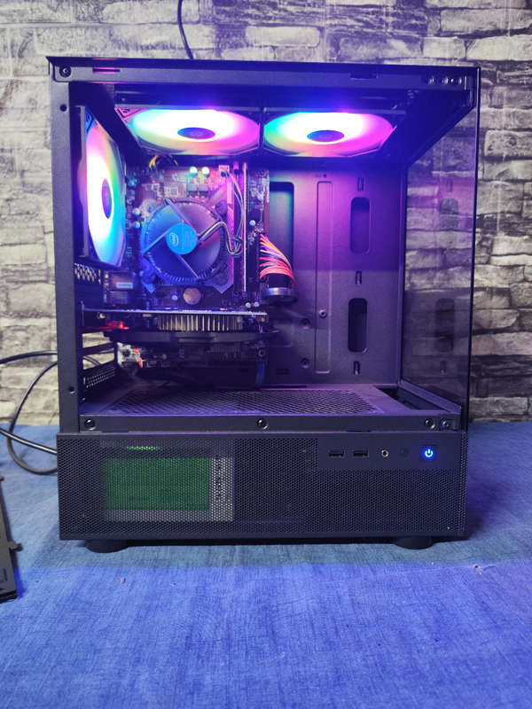 Inte Core i5 7th gen Budget Gamer**GT1030 2GB Graphics**8GB DDR4 Ram**256GB SSD**