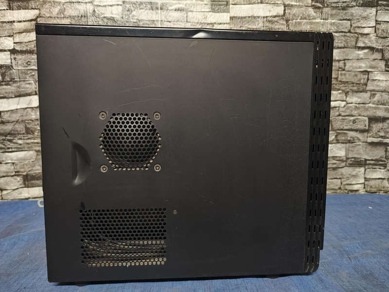 Gigabyte computer Case**M-ATX and ITX boards