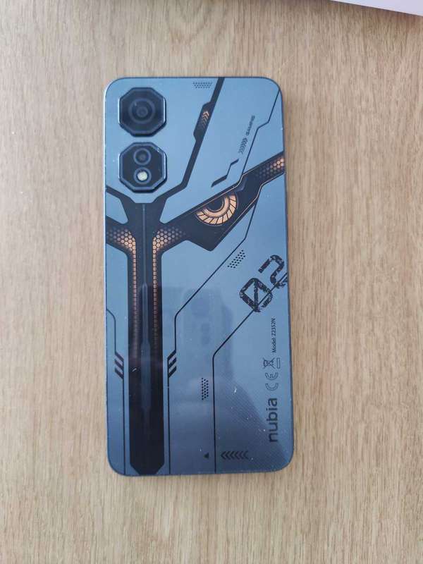 Nubia Neo 2 5G Gaming Phone**Cracked Screen ,touch still working**20GB ram**256GB Storage