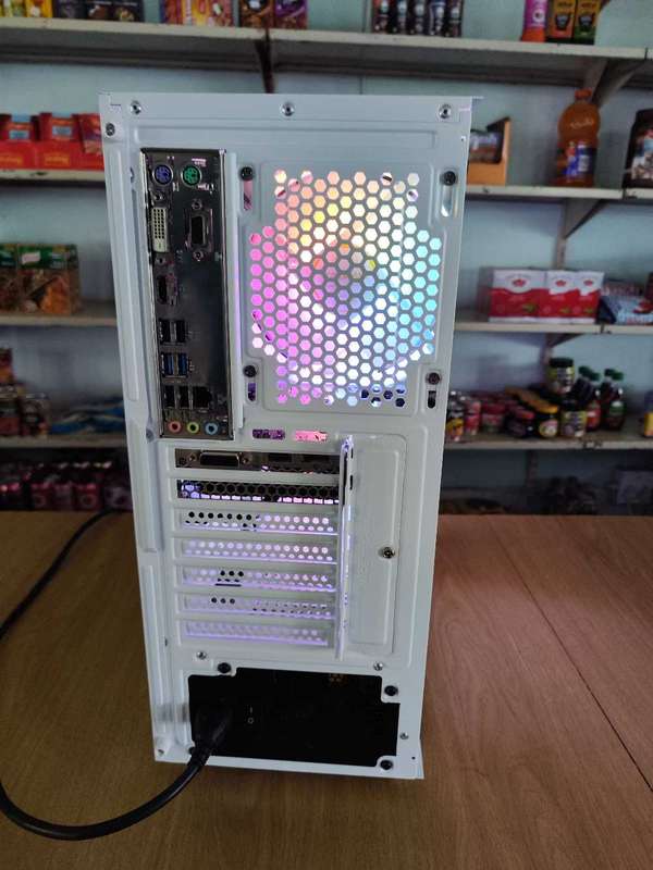 Intel Core i5 9600KF Gaming PC**GTX1660**16GB Corsair Gaming Ram**500GB NVME SSD