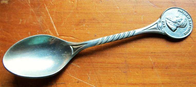 President S.J.P Paul Kruger Teaspoon - Unknown Metal / Origin