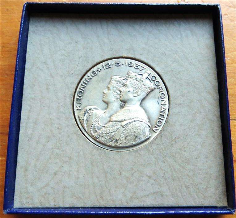 1937 Silver Coronation Medallion 16.8gr 0.925 Union of SA