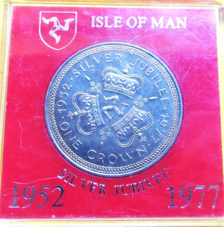 1977 Isle of Man QEII Silver Jubilee Crown in Capsule