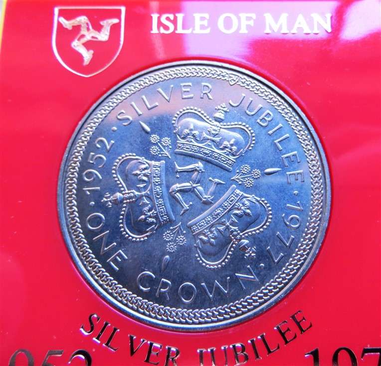 1977 Isle of Man QEII Silver Jubilee Crown in Capsule