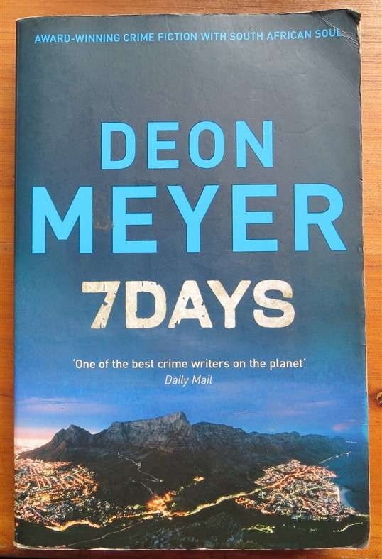 Deon Meyer - 7 Days - foxing present