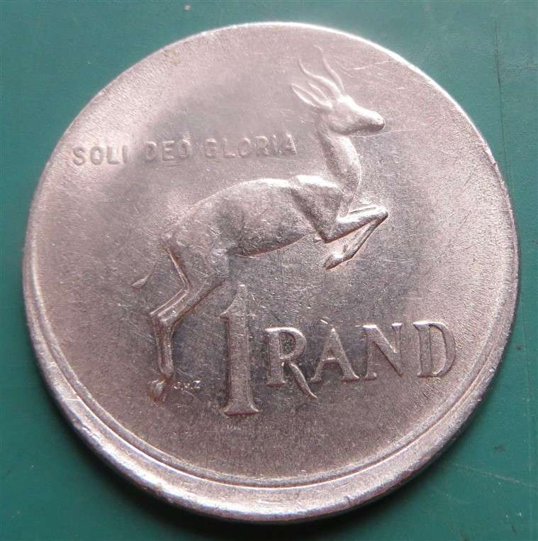 Mis-struck Error Coin - 1977 R1 - rare in the R1 Coins