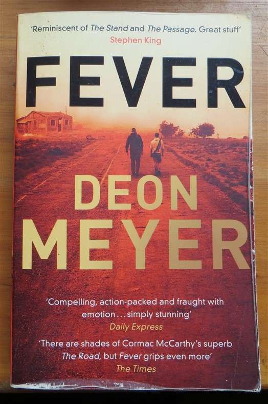Deon Meyer - Fever - foxing present
