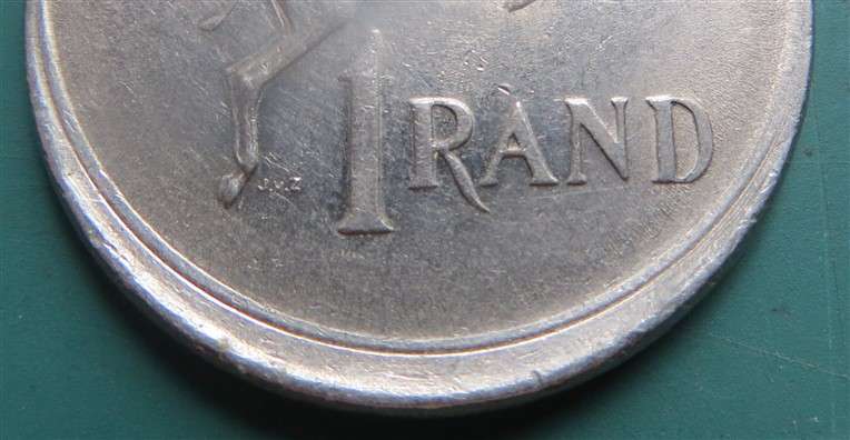 Mis-struck Error Coin - 1977 R1 - rare in the R1 Coins