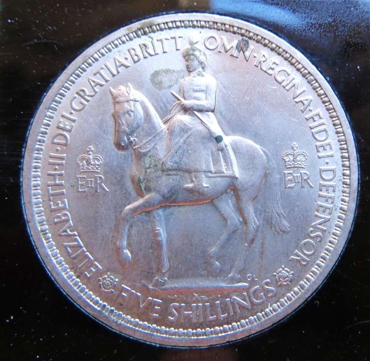 1953 GB 5 Shillings Crown in presentation Capsule