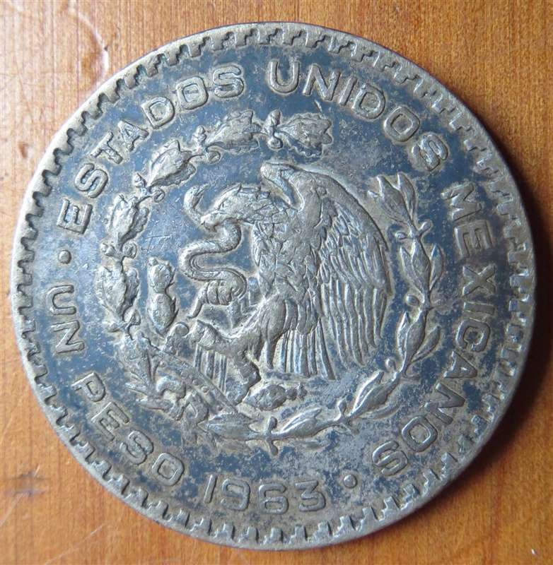1963 Mexico Un Peso Silver Content Coin - 34.5 mm