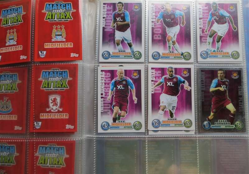114 x Topps  2007/8 Match Attax Soccer Cards in Album