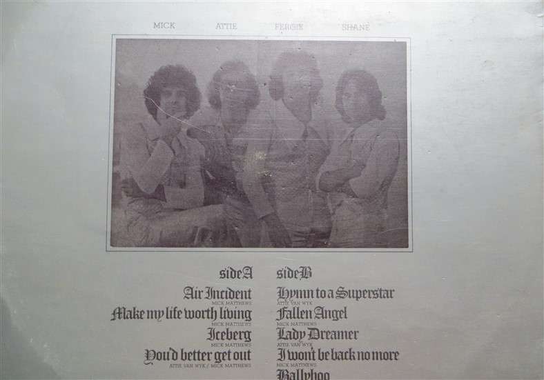 Ballyhoo - Signed by Band with messages - Vintage LP - VG