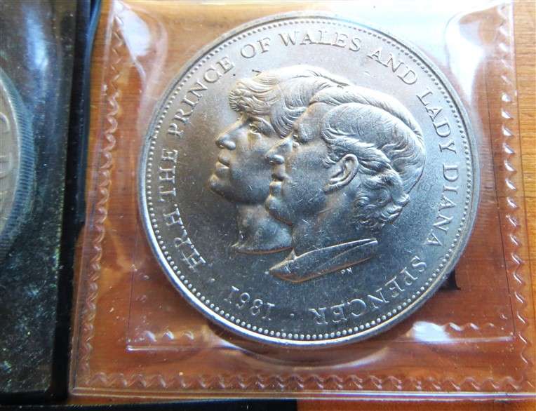 3 x GB Crowns 1953 + 1977 + 1981 - Bid per Crown
