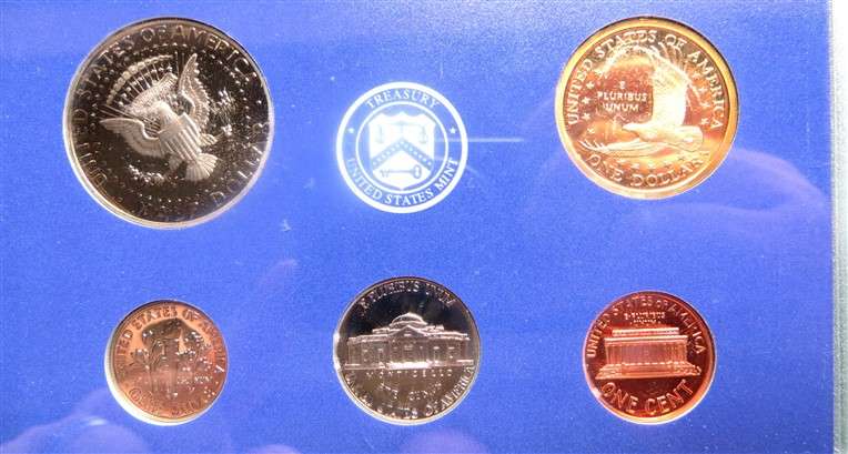 2002 US Proof Coin Set & includes 5 x New proof Quarters Set