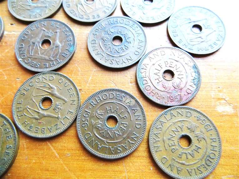 22 x Rhodesia & Nyasaland Half Penny 1/2d Coin Lot - 1 Bid for All