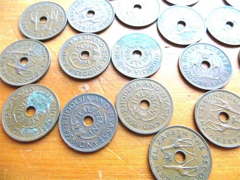 22 x Rhodesia & Nyasaland Half Penny 1/2d Coin Lot - 1 Bid for All