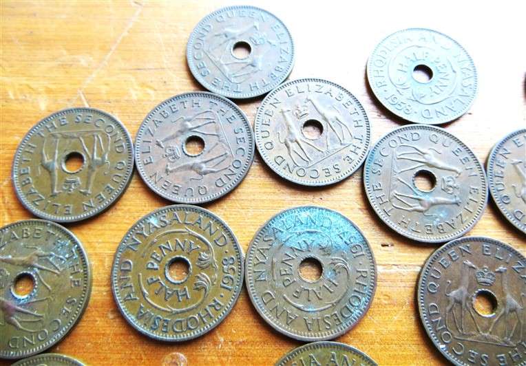 22 x Rhodesia & Nyasaland Half Penny 1/2d Coin Lot - 1 Bid for All