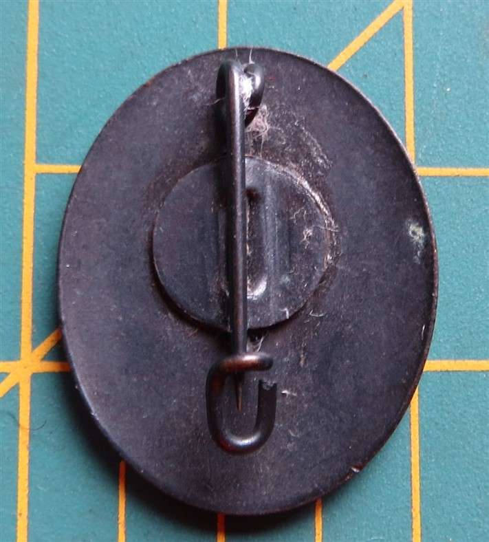 Jan Smuts Lapel badge 1 - 9 - 1939
