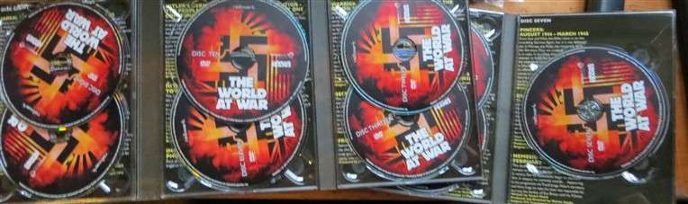 The World at War - 13 x DVD Disc Box Set - Sir Laurence Olivier