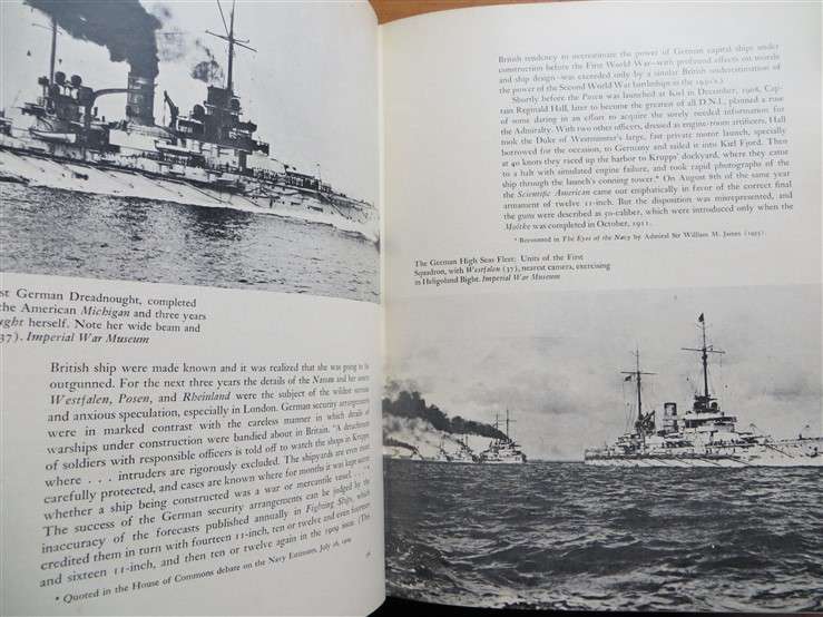 Dreadnought - History of the Modern Battleship - Richard Hough - Hardcover Dustcover damaged