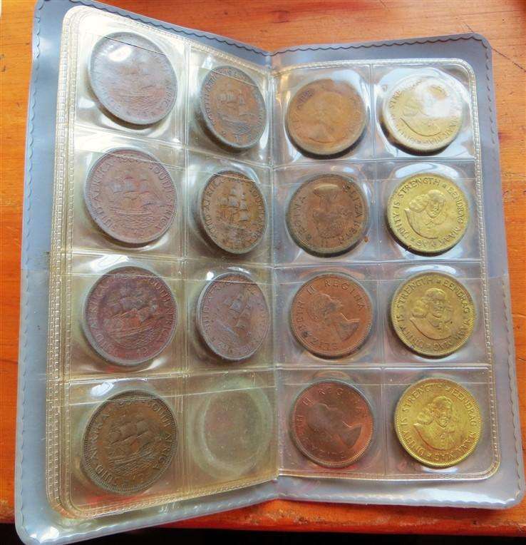 Pennies Album - 16 of 32 pockets with SA Pennies Collection - 1 Bid for All
