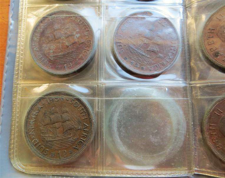 Pennies Album - 16 of 32 pockets with SA Pennies Collection - 1 Bid for All