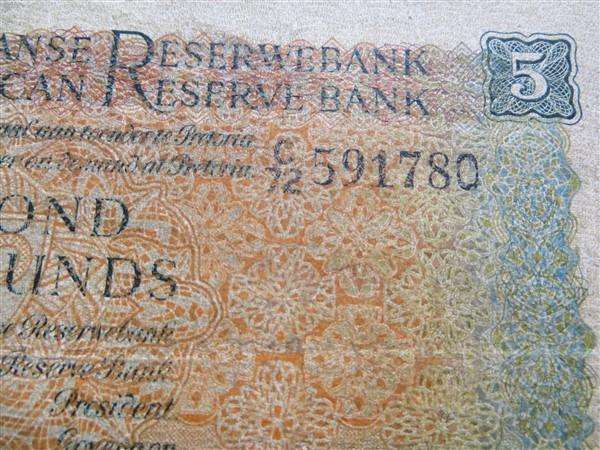 MH De Kock 5 Pounds Note #C72 591780 - Used with torn corner