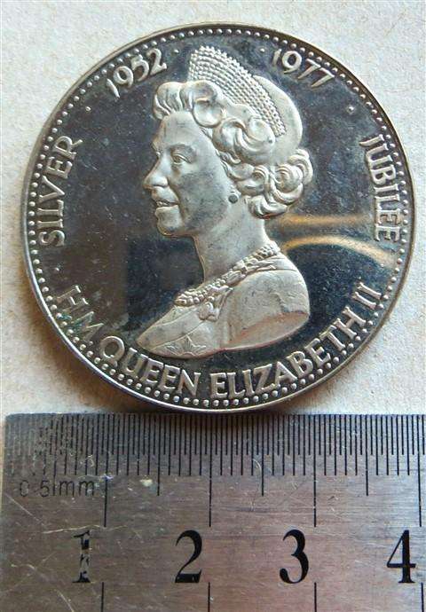 1977 Silver Jubilee Of Queen Elizabeth Medallion