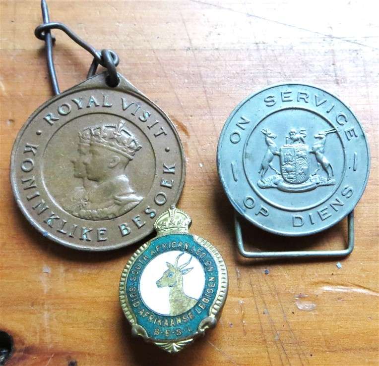 3 x SA Badges - 2 are Numbered - 1 Bid for all 3