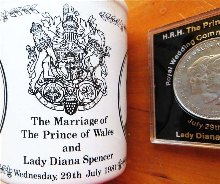 Lady Di & Prince Charles Wedding Crown + Mug