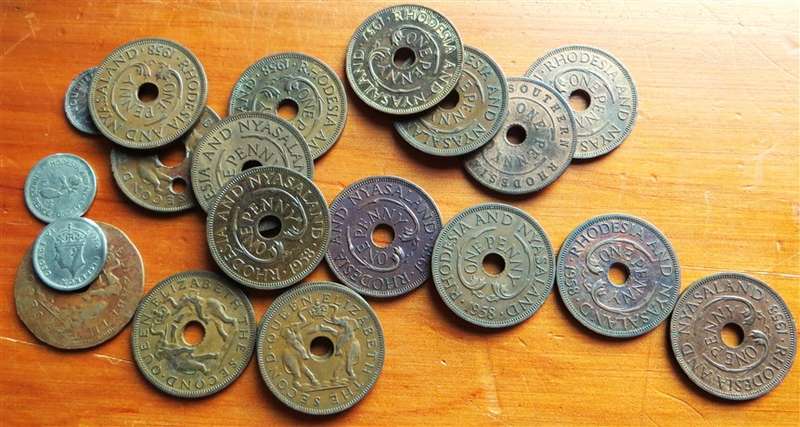 19 x Rhodesia Penny 1d Coin Lot #4 - 1 Bid