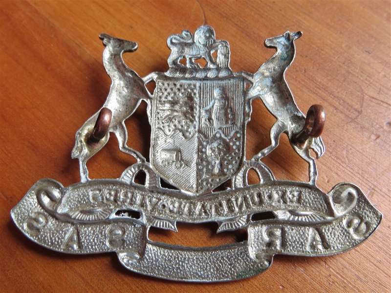 Vintage SAR/SAS Cap Badge
