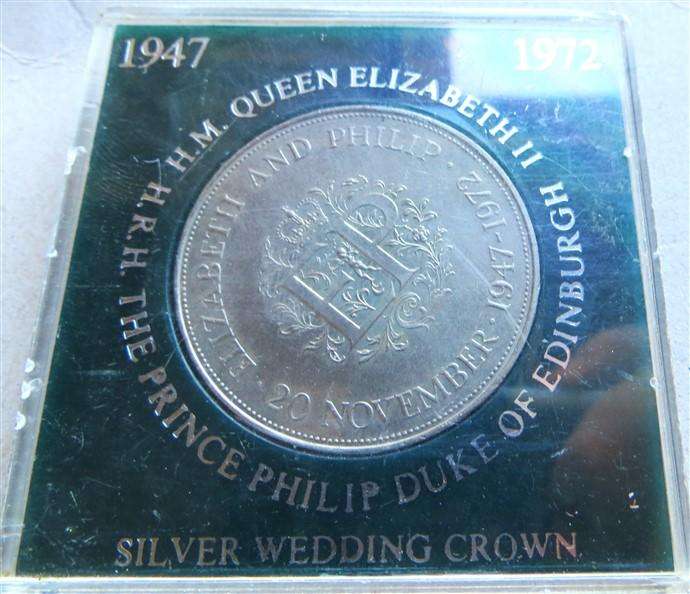 1972 Silver Wedding Crown in presentation Box - Lloyds Bank