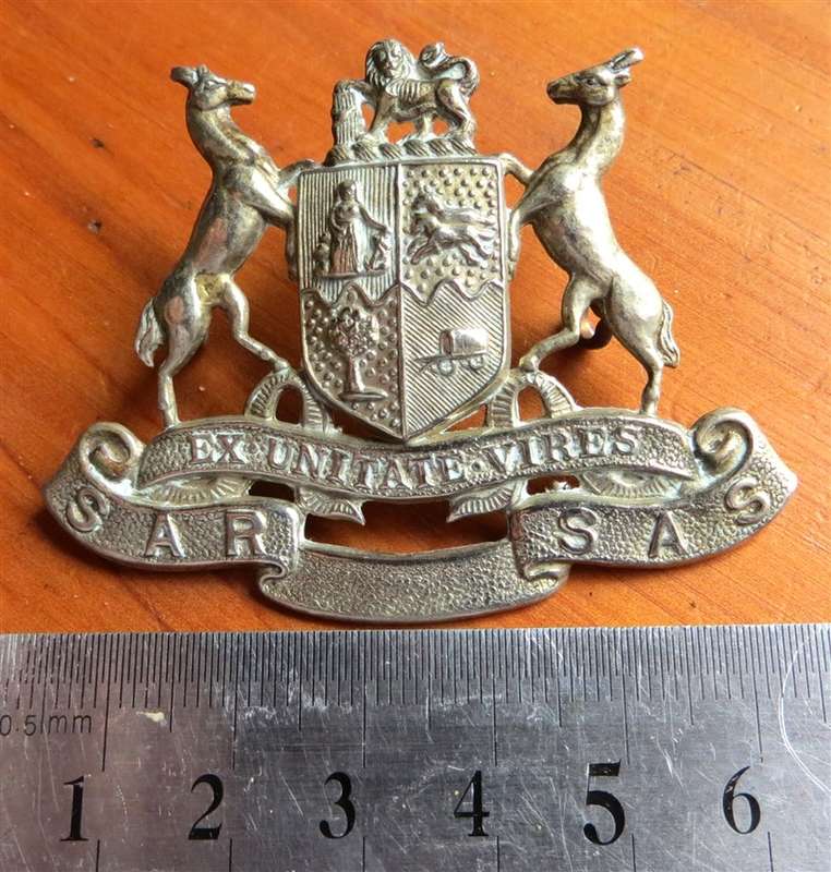 Vintage SAR/SAS Cap Badge