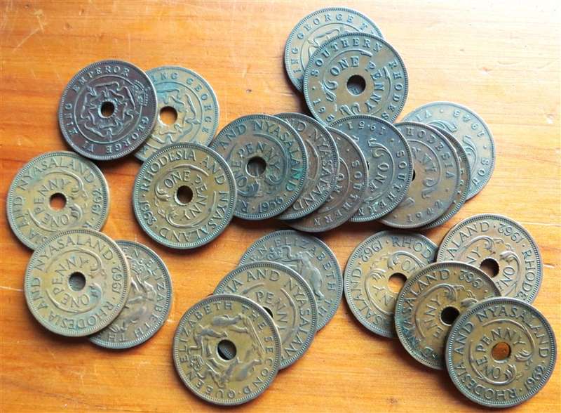 22 x Rhodesia Penny 1d Coin Lot #5 - 1 Bid